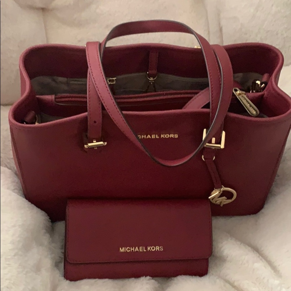 🔥100% MK Jet Set purse in Burgandy & Wallet